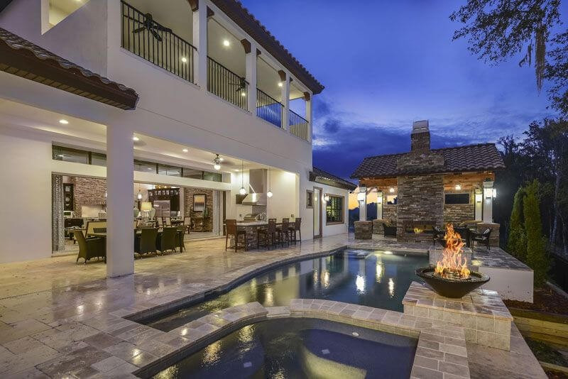 032 - Classic Pool and Spa with Fire Bowl