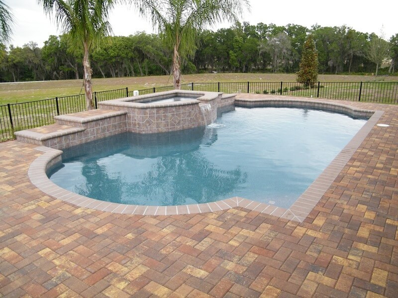 096 - Classic Pool with Raised Spillover Spa
