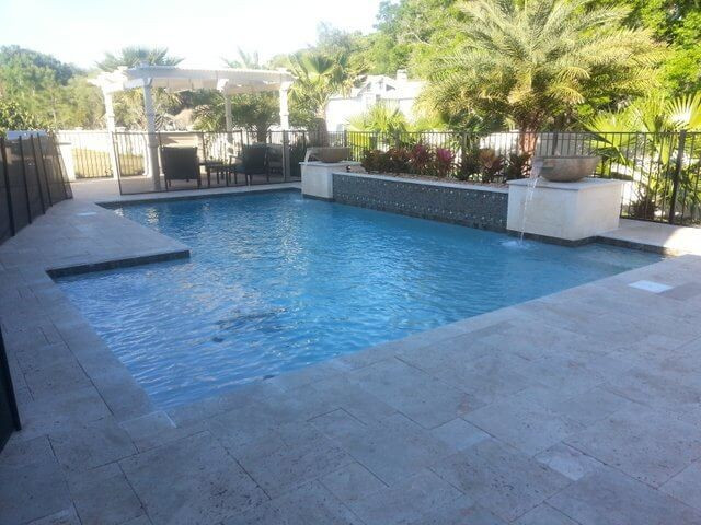 174 - Classic Sunshelf Pool with Water Bowls