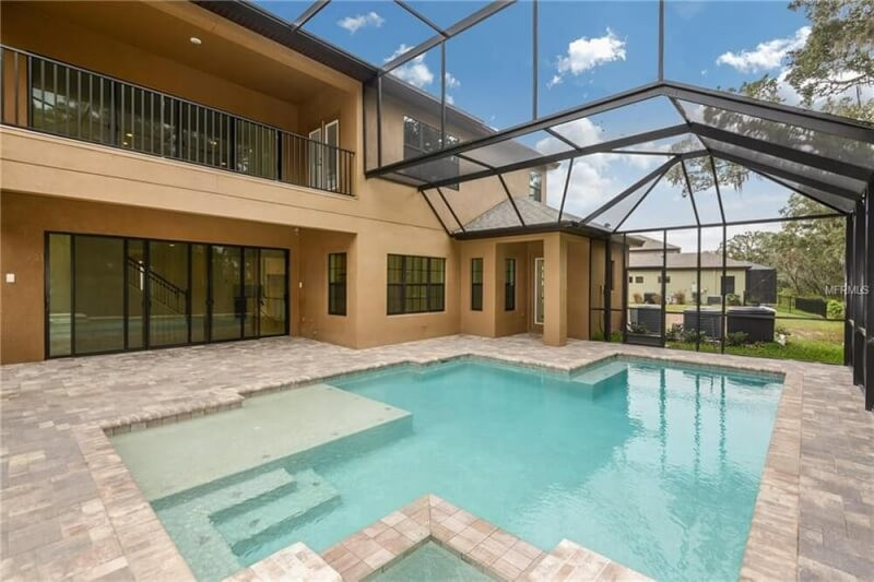 1017 - Covered Pool with Sunshelf