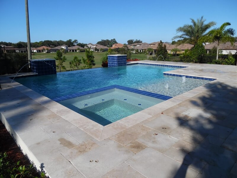 1022 - Infinity Edge Pool with Leveled Spa