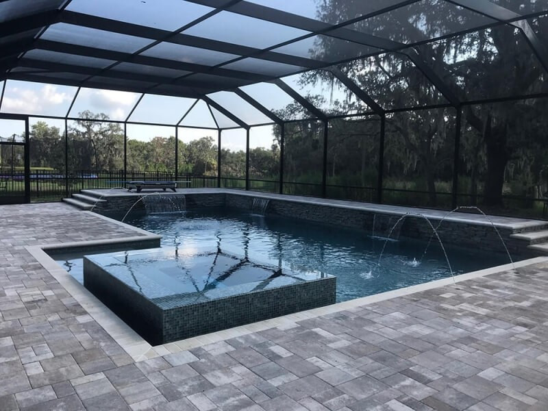 1024 - Classic Pool with Raised Spa