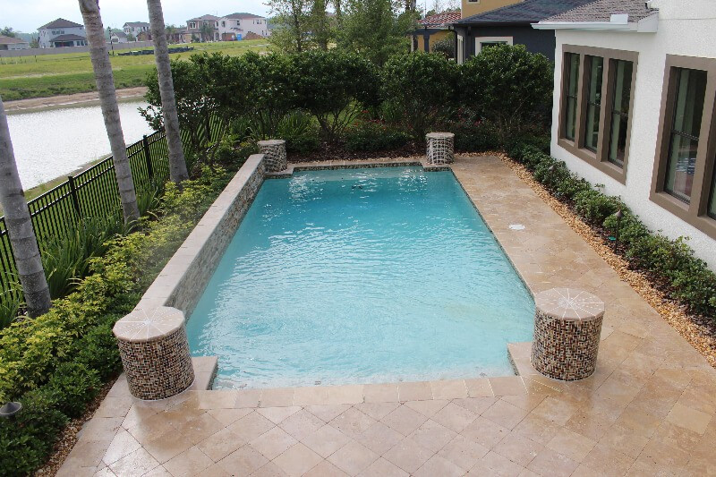 273 - Classic Pool with Raised Wall