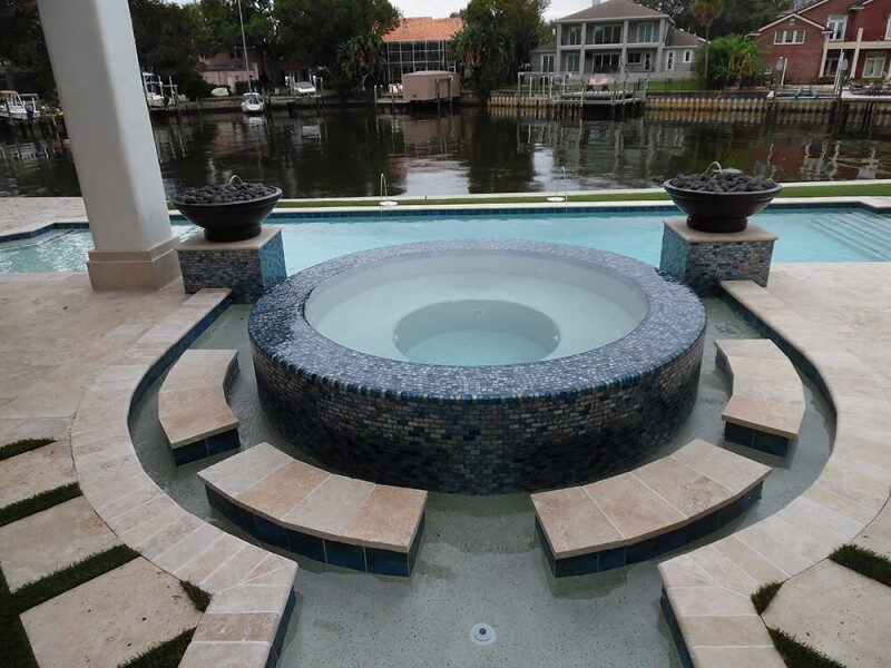 429 - Raised Round Spa with Fire Bowls
