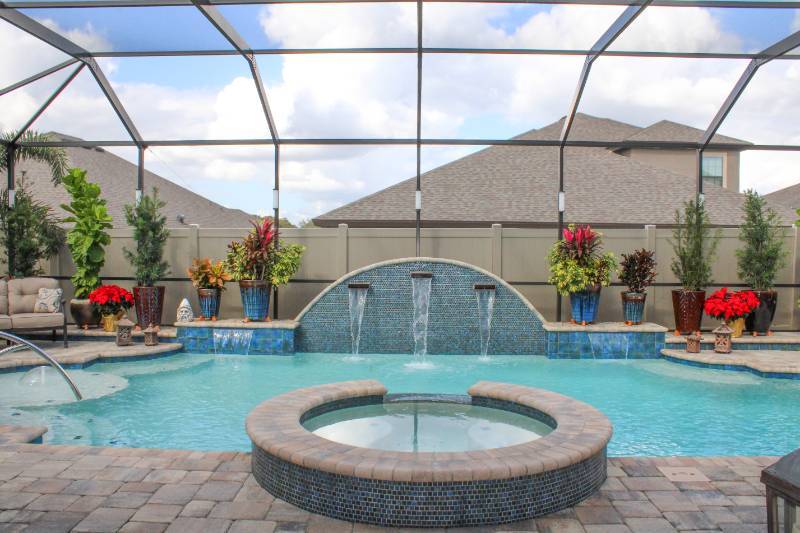 geometric-pool-with-circular-spa-and-raised-wall
