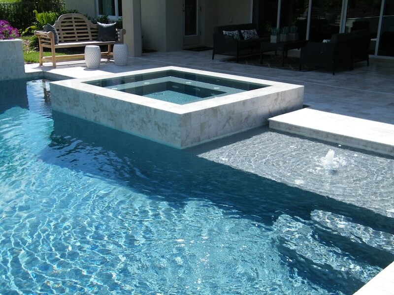 3018 - Infinity Edge Sunshelf Spa